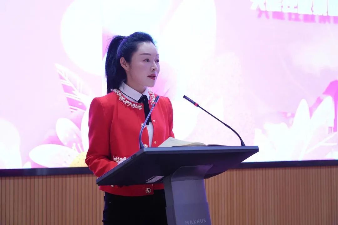 守护“她能量” | 天能控股集团开展“三八妇女节”康健义诊、讲座运动-新闻动态-天能控股集团 - 贡献绿色能源，，，，，创立优美生涯。。。。。。