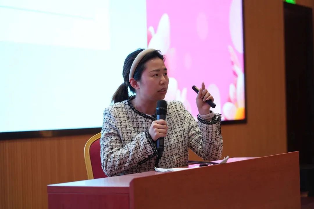 守护“她能量” | 天能控股集团开展“三八妇女节”康健义诊、讲座运动-新闻动态-天能控股集团 - 贡献绿色能源，，，，，创立优美生涯。。。。。。