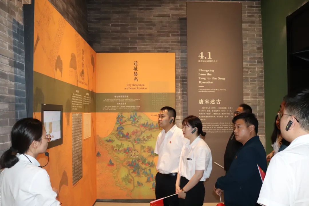 这期的主题党日运动很有“料”-新闻动态-天能控股集团 - 贡献绿色能源，，创立优美生涯。。。