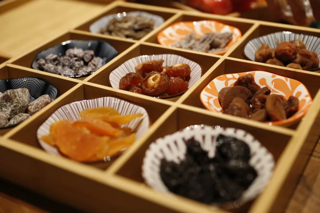 燃！追风向前，，，，能无限-新闻动态-天能控股集团 - 贡献绿色能源，，，，创立优美生涯。。。