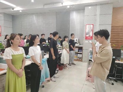 8月主题党日精选|清廉有我，，，，，，斗争未来-新闻动态-天能控股集团 - 贡献绿色能源，，，，，，创立优美生涯。。。。。