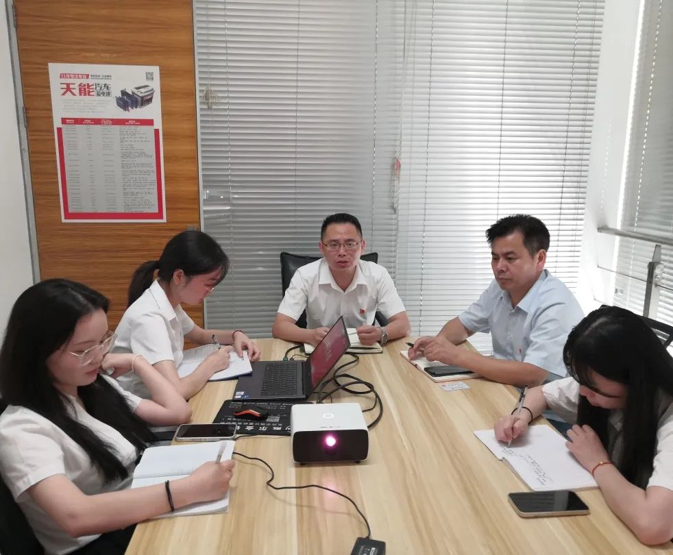8月主题党日精选|清廉有我，，，，，，斗争未来-新闻动态-天能控股集团 - 贡献绿色能源，，，，，，创立优美生涯。。。。。