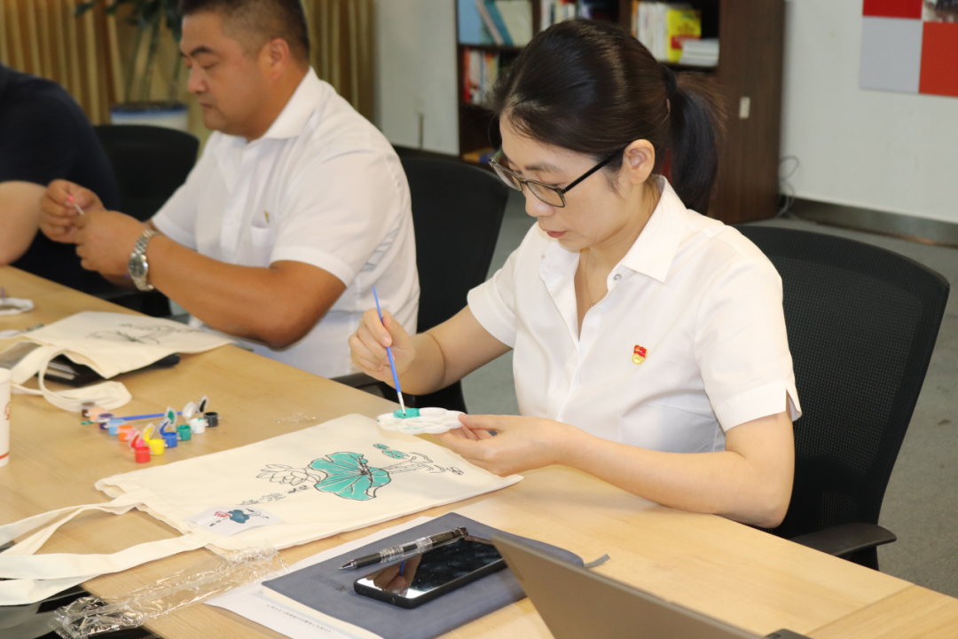 8月主题党日精选|清廉有我，，，，，，斗争未来-新闻动态-天能控股集团 - 贡献绿色能源，，，，，，创立优美生涯。。。。。