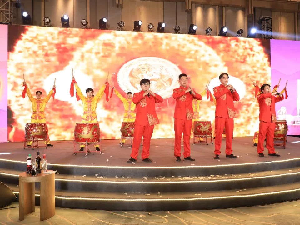 缤纷社团丨Young起青春天能量-新闻动态-天能控股集团 - 贡献绿色能源，，，创立优美生涯。。