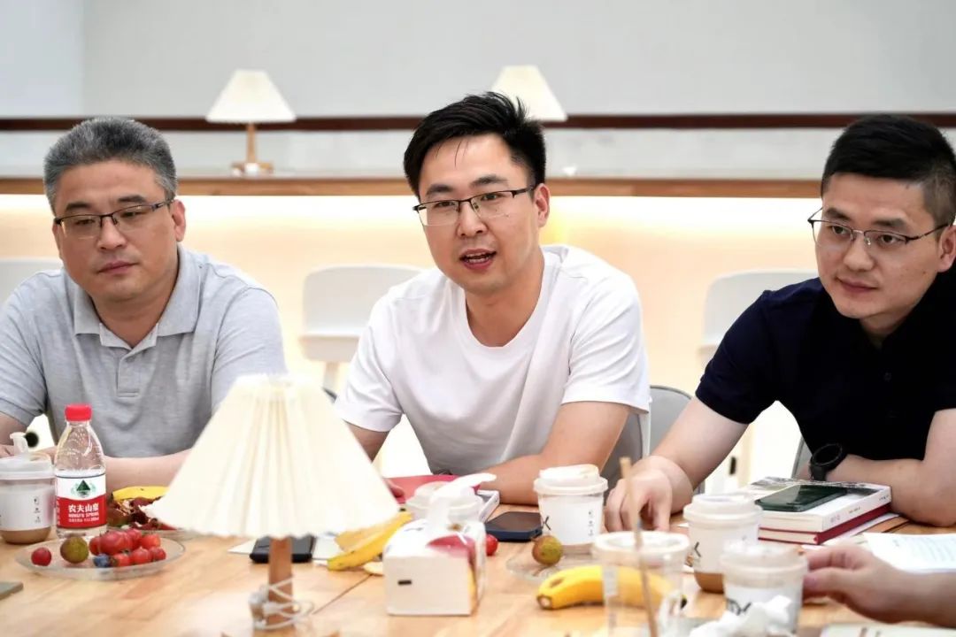缤纷社团丨Young起青春天能量-新闻动态-天能控股集团 - 贡献绿色能源，，，创立优美生涯。。